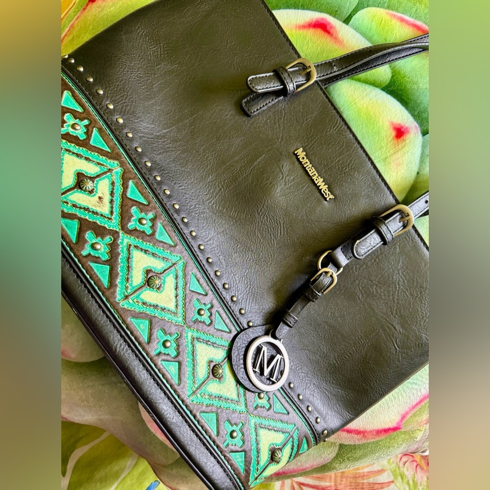 Large Montana West Aztec Southwestern Black Tote with Concealed Carry Pocket - Picture 3 of 7